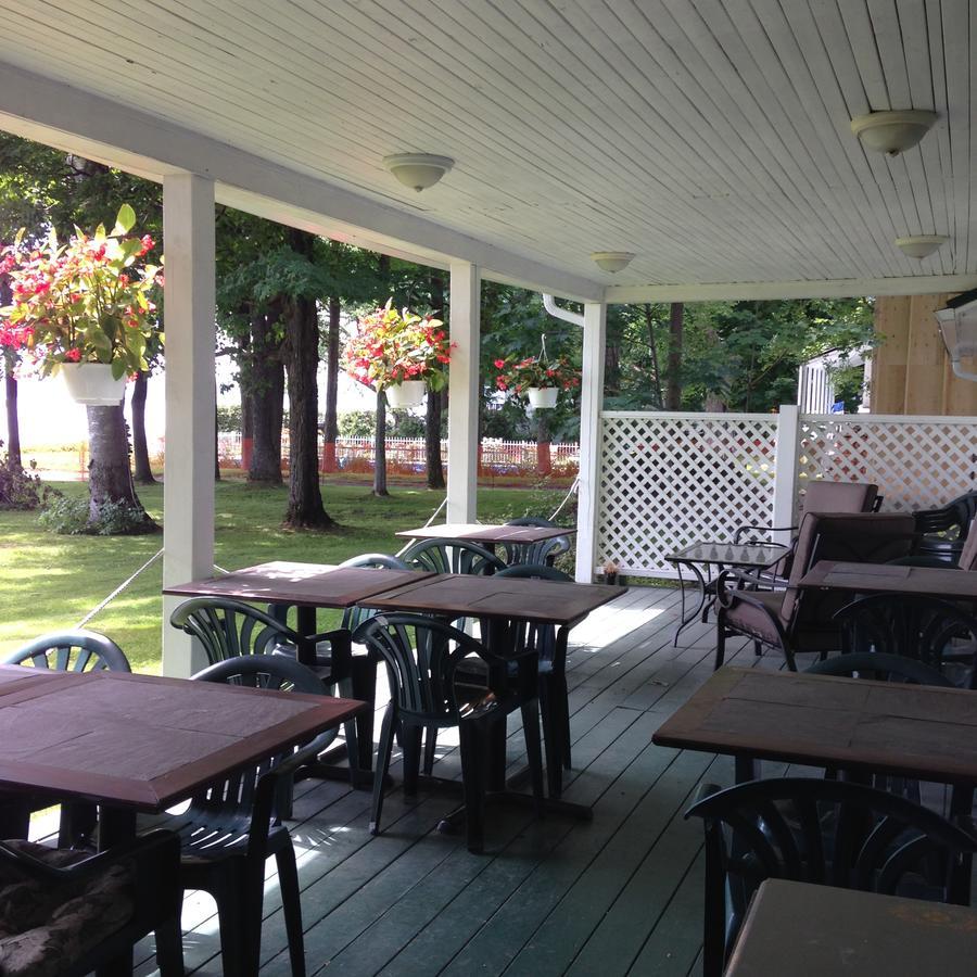 Auberge Les Blancs Moutons Saint-Laurent-de-l'ile d'Orleans Εξωτερικό φωτογραφία