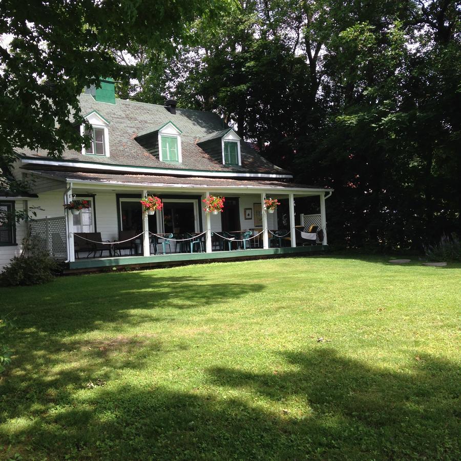 Auberge Les Blancs Moutons Saint-Laurent-de-l'ile d'Orleans Εξωτερικό φωτογραφία